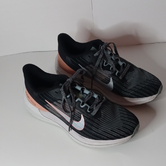 Nike Air Win Flow 9 Women's Size 7 Sneakers - Picture 1 of 10